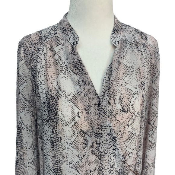 INC🌺FAUX Wrap Reptile Print Grey Long Sleeve Blouse Top Size 6 - Picture 2 of 8